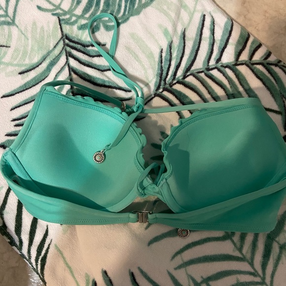 H&M Bikini Top - Picture 2 of 5